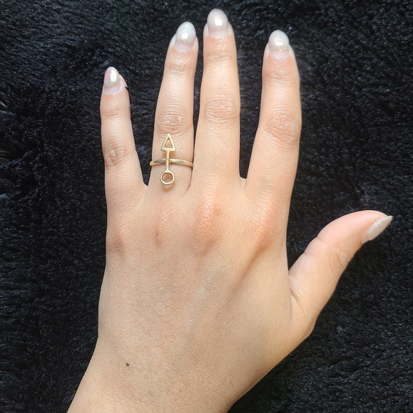 Arrow gold filled ring - Picture 1 of 4